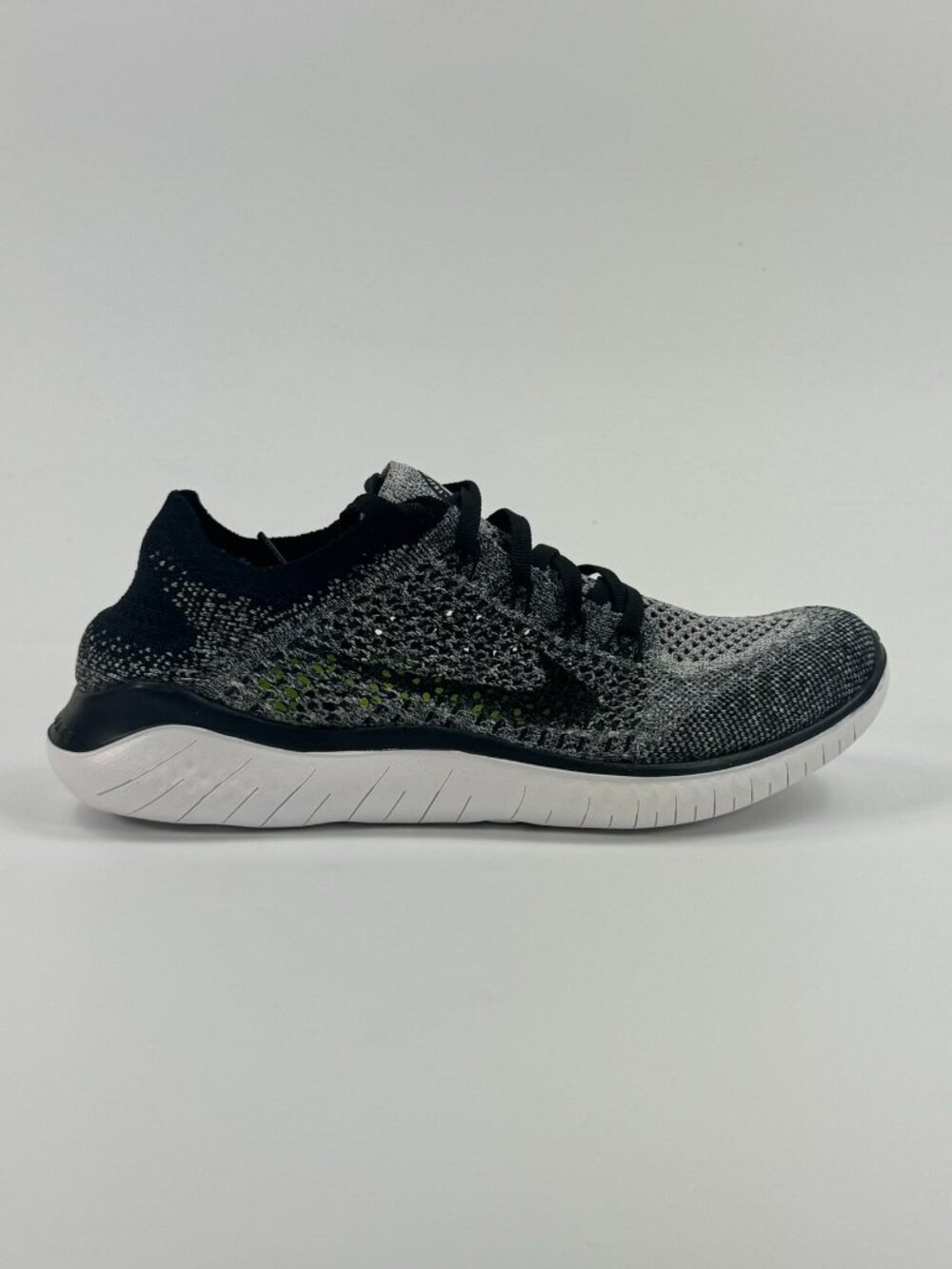 Nike Women's Free RN Flyknit 2018 'Oreo' 942839-101 size 8.5